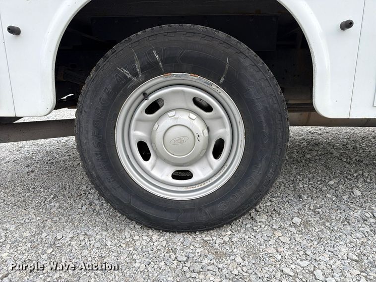 image for item FP3220 2015 Ford F250 Super Duty utility bed pickup truck