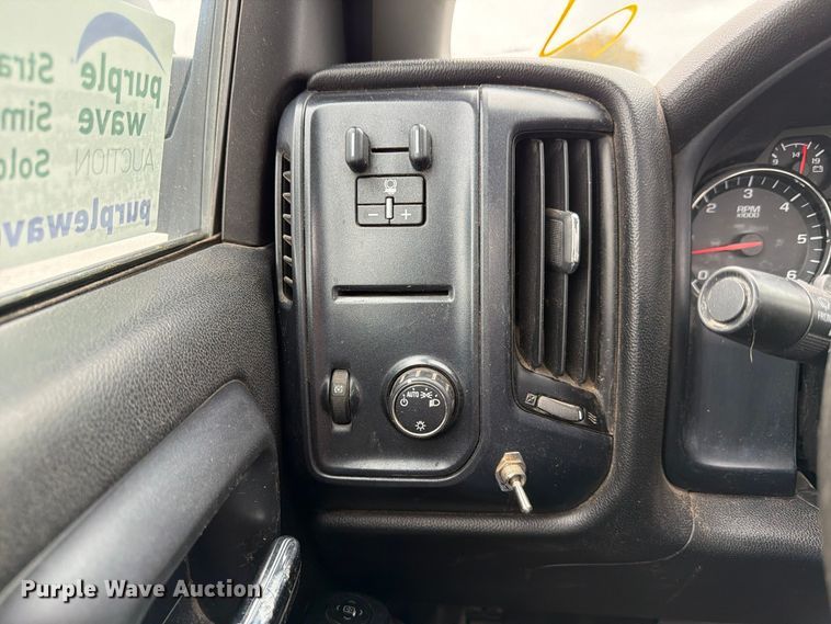 image for item FP3227 2015 Chevrolet Silverado 1500 pickup truck
