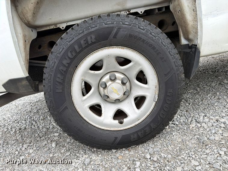 image for item FP3227 2015 Chevrolet Silverado 1500 pickup truck