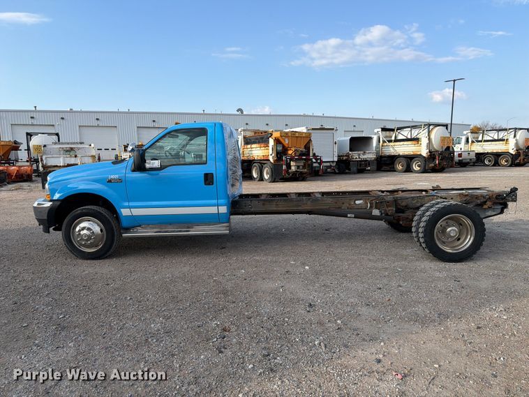 image for item FP3233 2002 Ford F550 Super Duty truck cab and chassis
