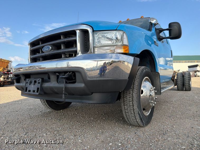 image for item FP3233 2002 Ford F550 Super Duty truck cab and chassis