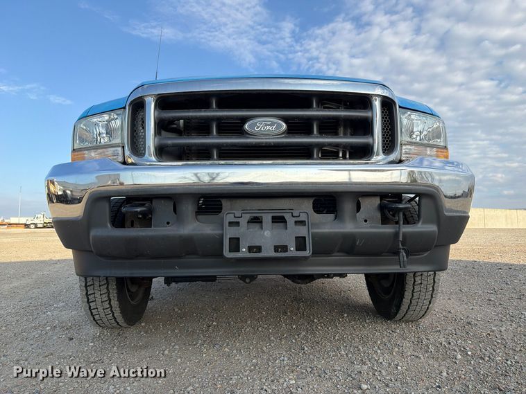 image for item FP3233 2002 Ford F550 Super Duty truck cab and chassis