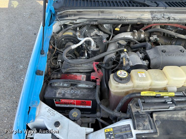 image for item FP3233 2002 Ford F550 Super Duty truck cab and chassis