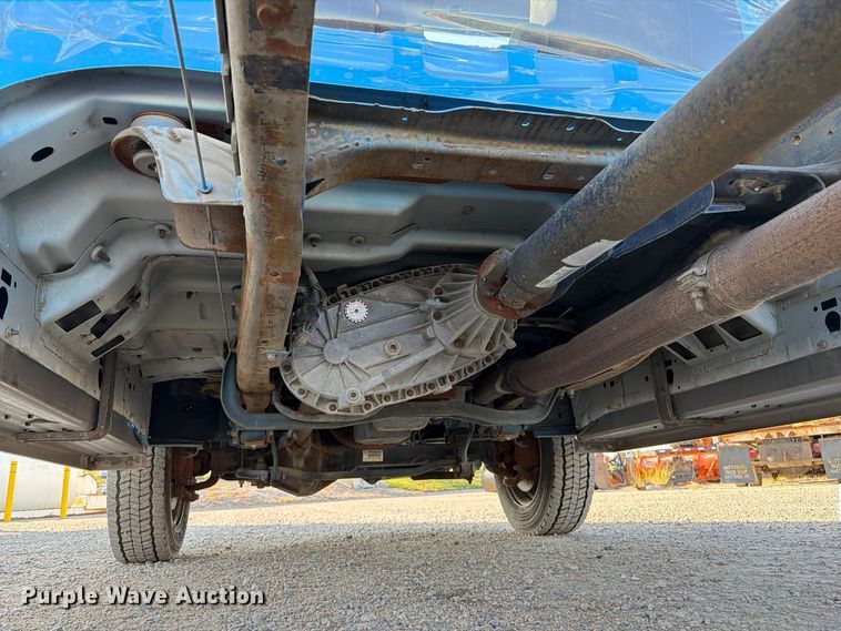 image for item FP3233 2002 Ford F550 Super Duty truck cab and chassis