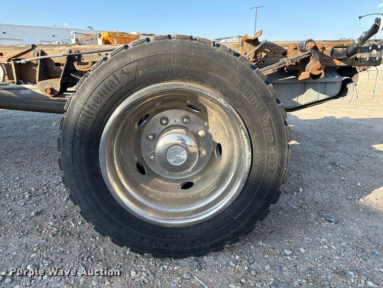 image for item FP3233 2002 Ford F550 Super Duty truck cab and chassis