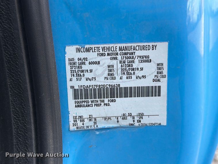 image for item FP3233 2002 Ford F550 Super Duty truck cab and chassis