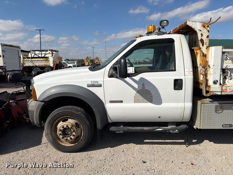image for item FP3235 2005 Ford F450 dump truck