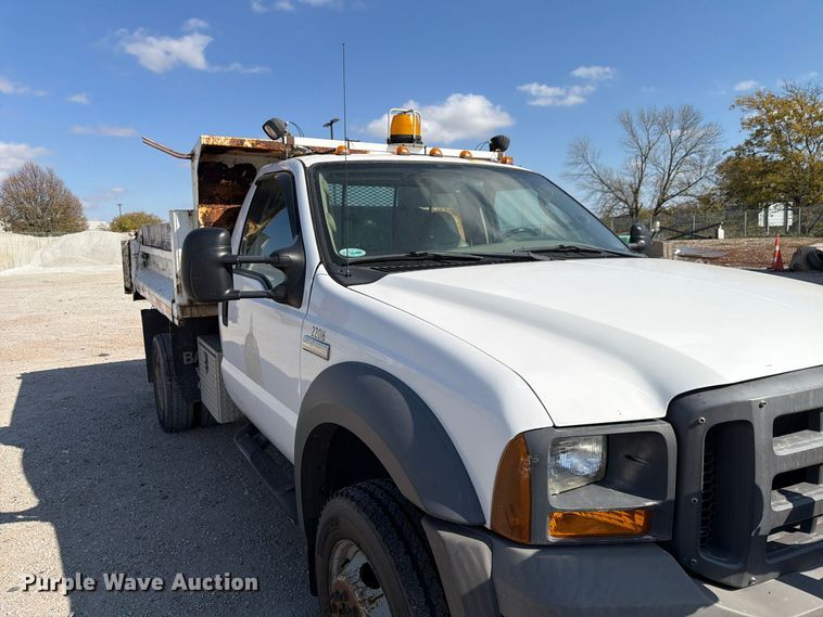 image for item FP3235 2005 Ford F450 dump truck