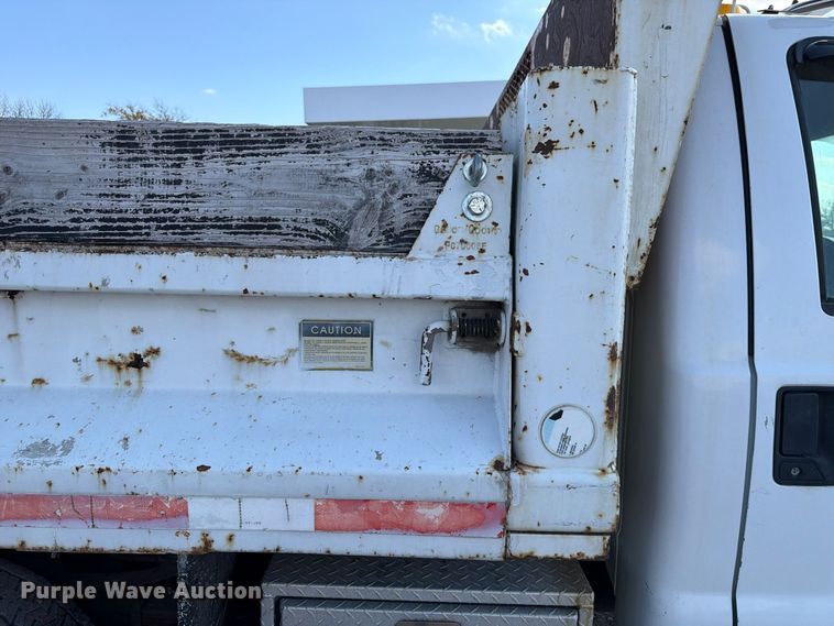 image for item FP3235 2005 Ford F450 dump truck