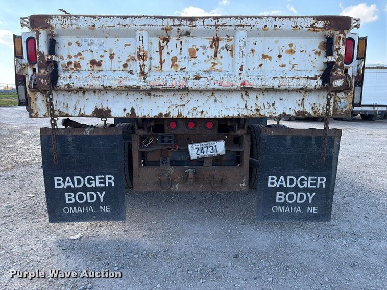 image for item FP3235 2005 Ford F450 dump truck