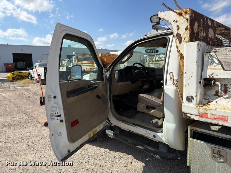 image for item FP3235 2005 Ford F450 dump truck