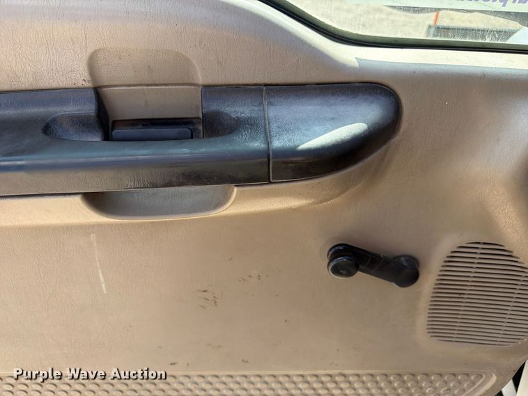 image for item FP3235 2005 Ford F450 dump truck
