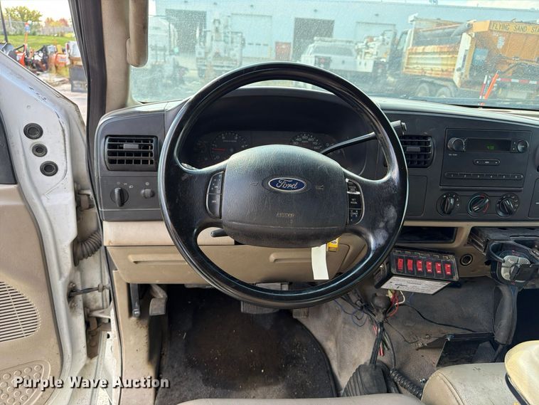 image for item FP3235 2005 Ford F450 dump truck