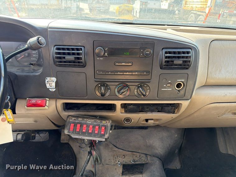 image for item FP3235 2005 Ford F450 dump truck