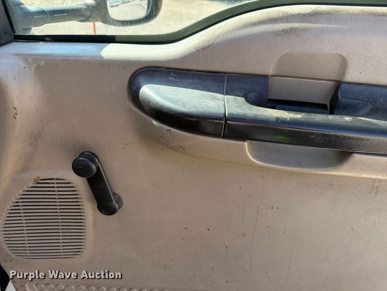 image for item FP3235 2005 Ford F450 dump truck