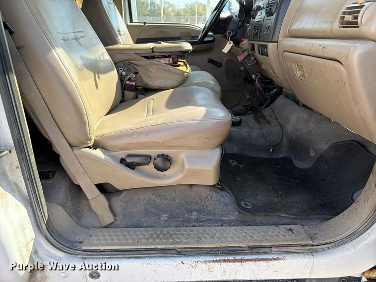 image for item FP3235 2005 Ford F450 dump truck