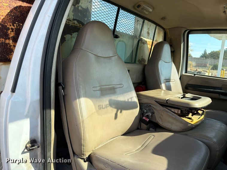 image for item FP3235 2005 Ford F450 dump truck