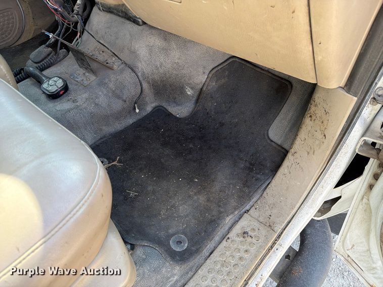 image for item FP3235 2005 Ford F450 dump truck