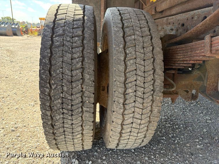 image for item FP3235 2005 Ford F450 dump truck