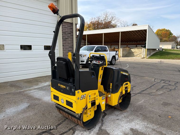 image for item FT3025 2020 Bomag 900-50 double drum vibratory roller