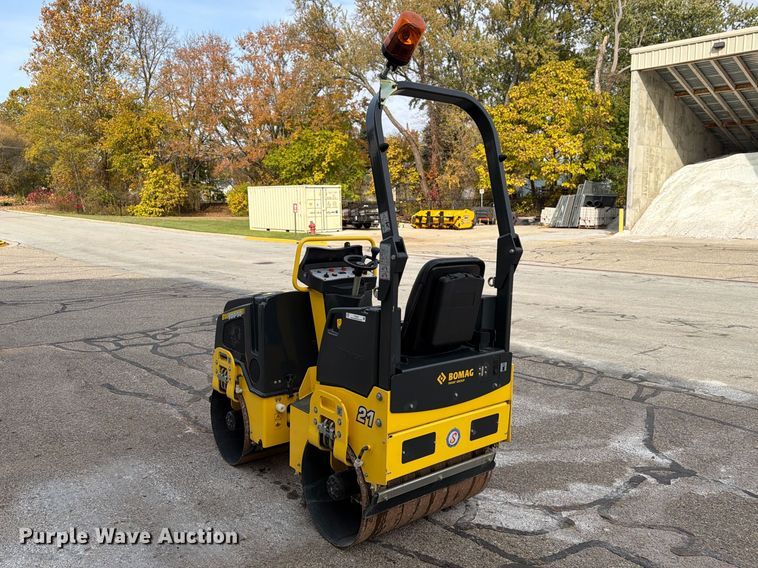image for item FT3025 2020 Bomag 900-50 double drum vibratory roller