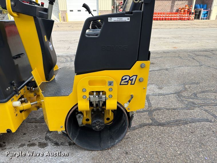image for item FT3025 2020 Bomag 900-50 double drum vibratory roller