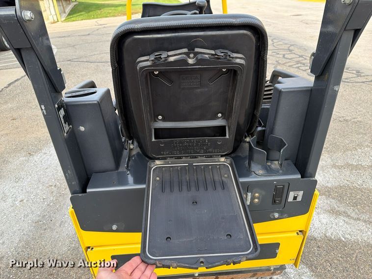 image for item FT3025 2020 Bomag 900-50 double drum vibratory roller
