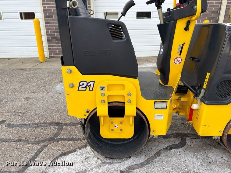 image for item FT3025 2020 Bomag 900-50 double drum vibratory roller