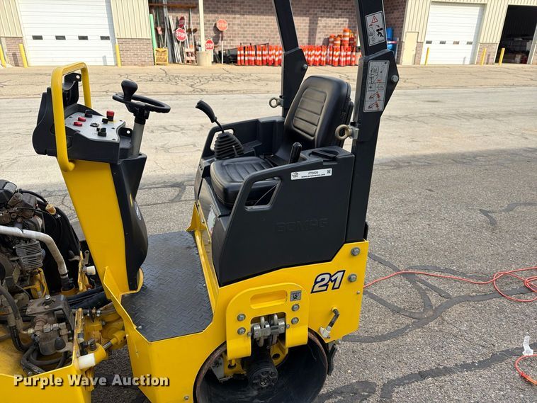 image for item FT3025 2020 Bomag 900-50 double drum vibratory roller