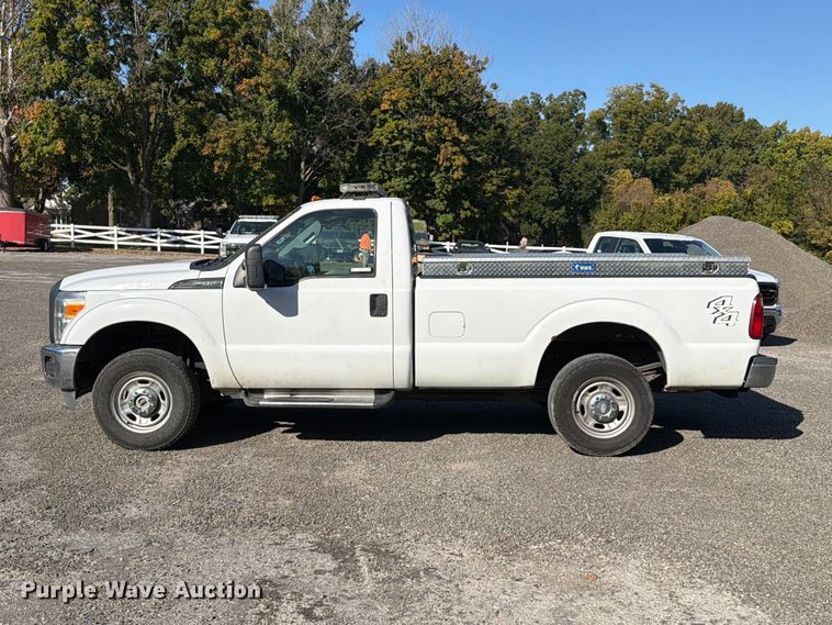 image for item FT6070 2012 Ford F250 Super Duty XL pickup truck