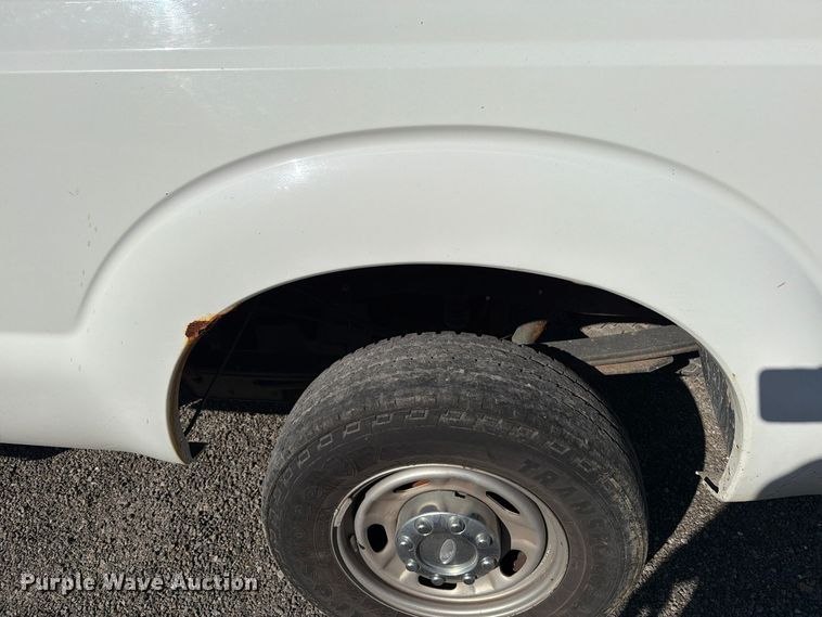 image for item FT6070 2012 Ford F250 Super Duty XL pickup truck