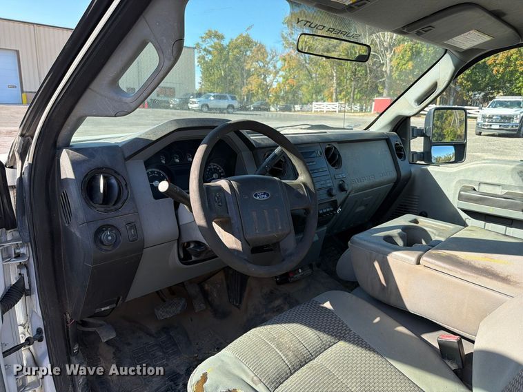 image for item FT6070 2012 Ford F250 Super Duty XL pickup truck
