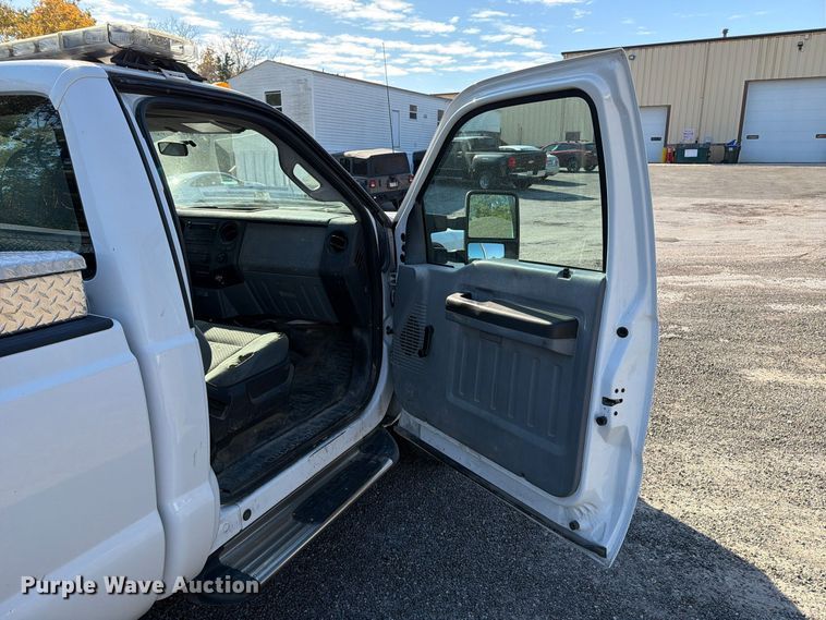 image for item FT6070 2012 Ford F250 Super Duty XL pickup truck