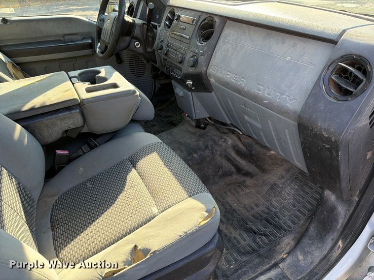 image for item FT6070 2012 Ford F250 Super Duty XL pickup truck