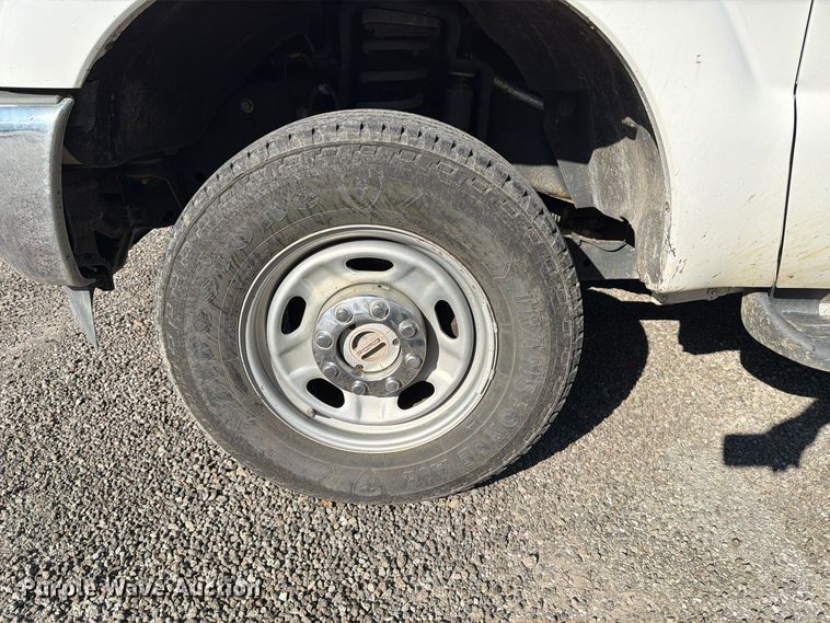 image for item FT6070 2012 Ford F250 Super Duty XL pickup truck