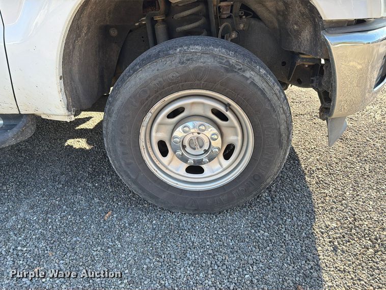 image for item FT6070 2012 Ford F250 Super Duty XL pickup truck