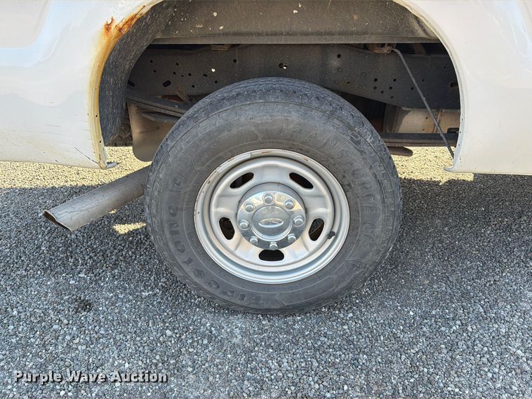 image for item FT6070 2012 Ford F250 Super Duty XL pickup truck