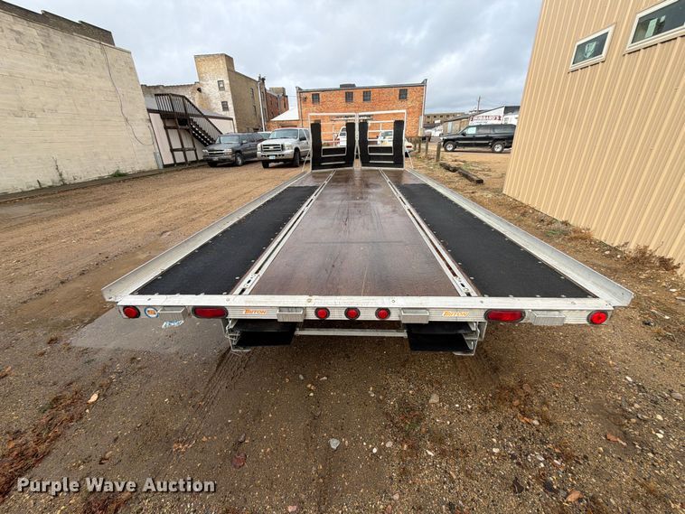 image for item FT6995 2000 Triton Elite snowmobile trailer
