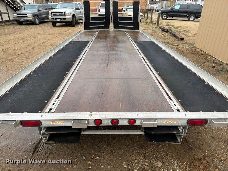 image for item FT6995 2000 Triton Elite snowmobile trailer