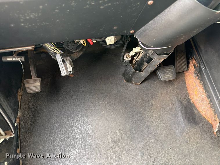 image for item FT6996 2003 Workhorse P42 delivery truck