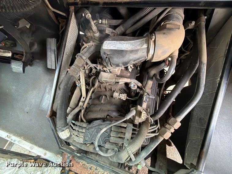 image for item FT6996 2003 Workhorse P42 delivery truck