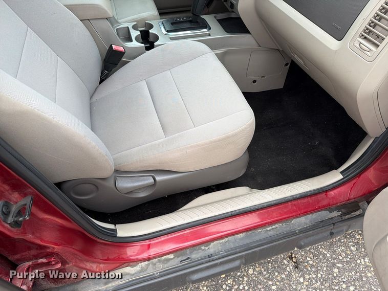 image for item FT6998 2012 Ford Escape SUV