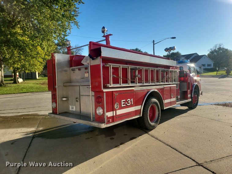 image for item IU9939 1989 Ford 8000 pumper fire truck