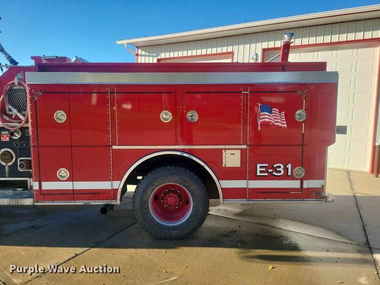 image for item IU9939 1989 Ford 8000 pumper fire truck