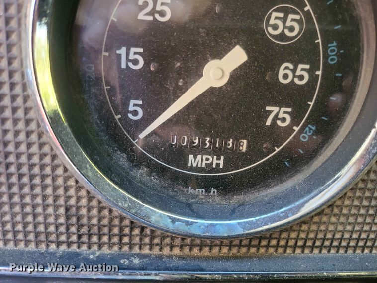 image for item IU9939 1989 Ford 8000 pumper fire truck