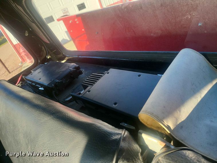 image for item IU9939 1989 Ford 8000 pumper fire truck