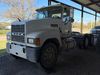 2005 Mack CHN613 semi truck