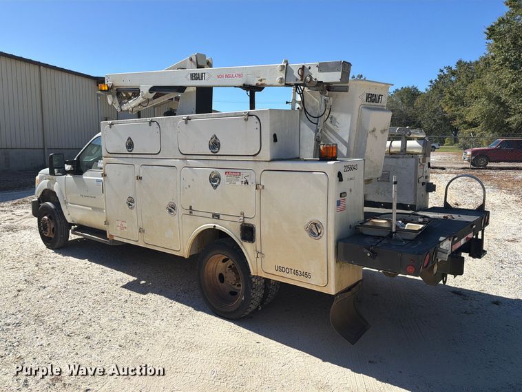 image for item DV7426 2015 Ford F450 Super Duty XL bucket truck