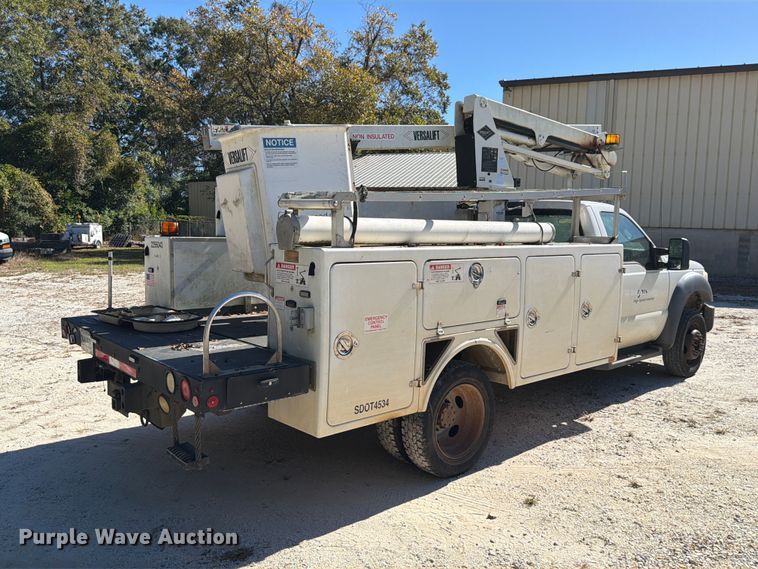 image for item DV7426 2015 Ford F450 Super Duty XL bucket truck