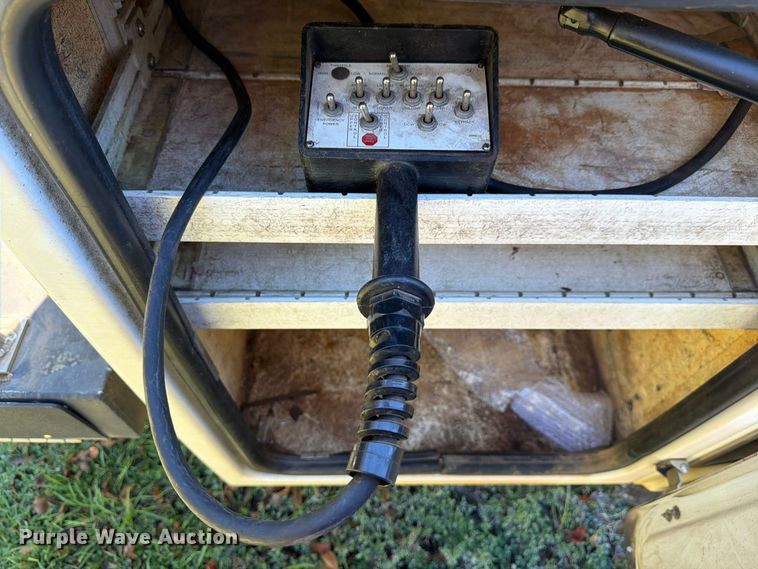 image for item DV7426 2015 Ford F450 Super Duty XL bucket truck